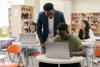 Pix : parcours IA obligatoires, certification, mots de passe — ce qui attend votre enfant cette année